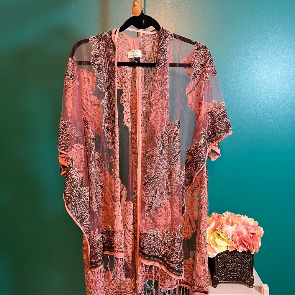 David and Young Pink and Gray Paisley Kimono